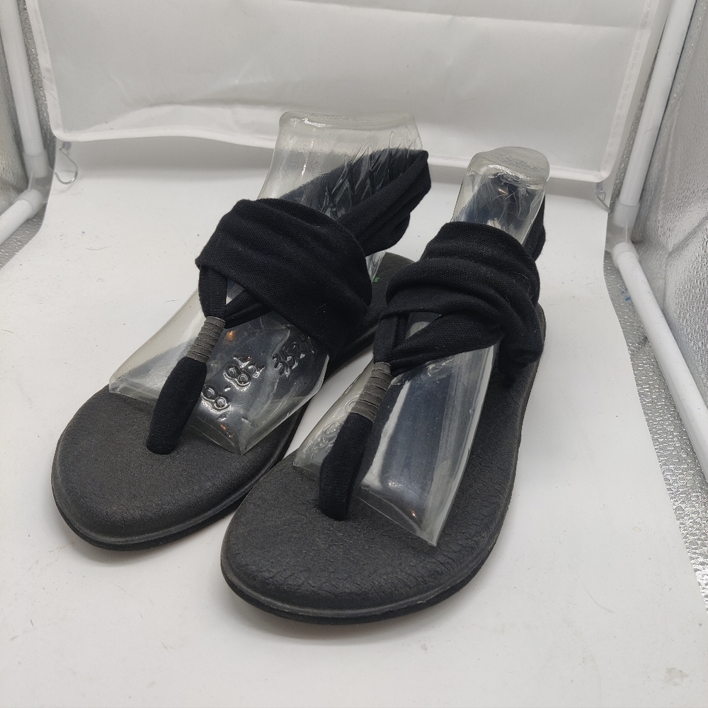 3/$30 SALE - Sanuk Yoga Sling Black sz 8